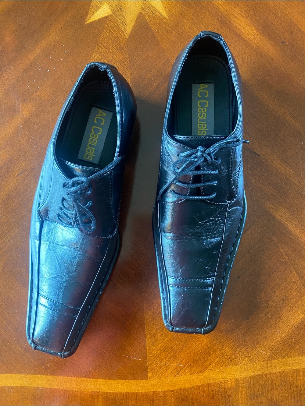 Men’s Black Leather Lace-Up Oxfords